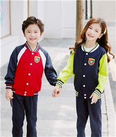 冬季中小學(xué)生運(yùn)動服裝（紅深藍(lán)淺綠）